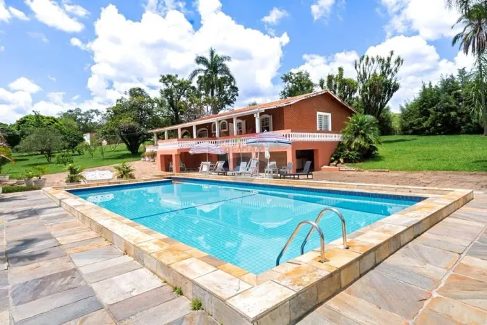 Chácara com Piscina à Venda, Bairro Guacuri, Itupeva, Sp