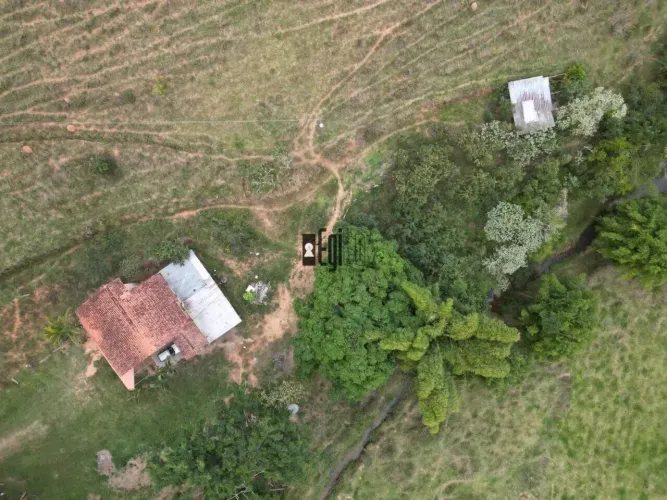 Imóvel para venda possui 90000 metros quadrados com 3 quartos em Centro - Coronel Pacheco
