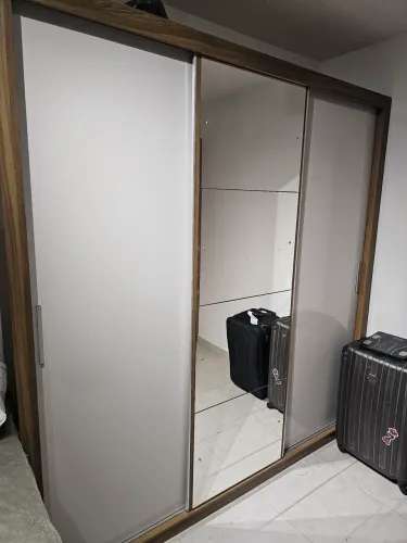 Guarda roupas (roupeiro)