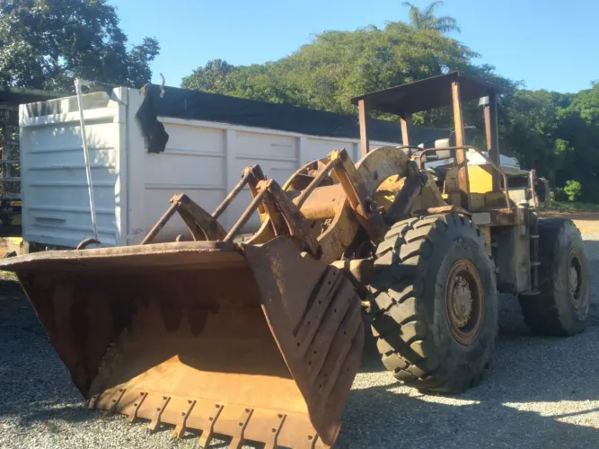 CARREGADEIRA CATERPILLAR 966 BOA MECÂNICA 