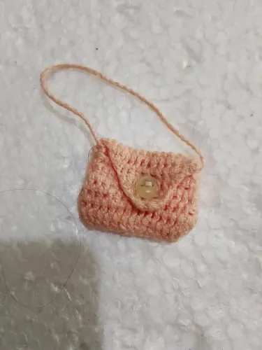 Bolsa de crochê artesanal para Barbie 