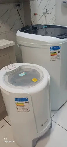 Tanquinho e centrifuga semi novos