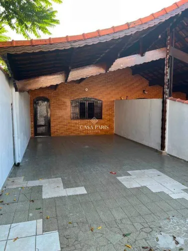 Casa à venda com 4 quartos e 2 suítes no bairro Aviação, Praia Grande/SP