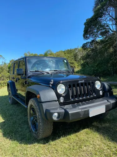 Jeep Wrangler Unlimited Sport 3.6 V6 284cv 4P 2015