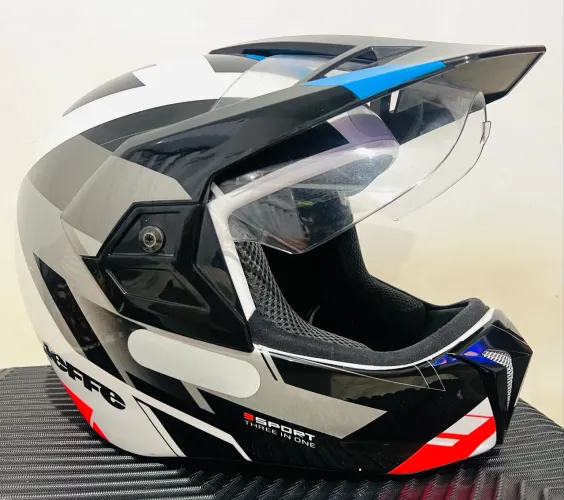 Capacete esportivo
