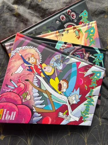 Hq Rick e Morty 1a 4 + Dungeons e Dragons (capa dura)