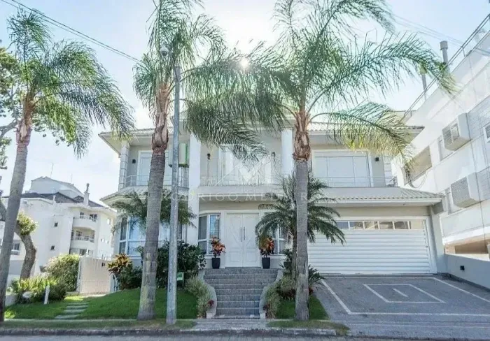 Casa mobiliada com 4 suítes à venda em Jurerê, Florianópolis