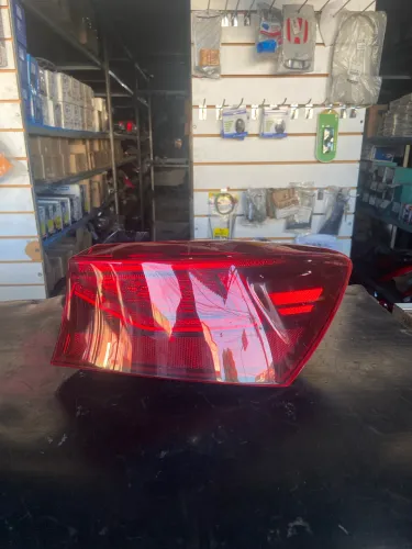 Lanterna Kia Cerato 20/21 lado direito original 