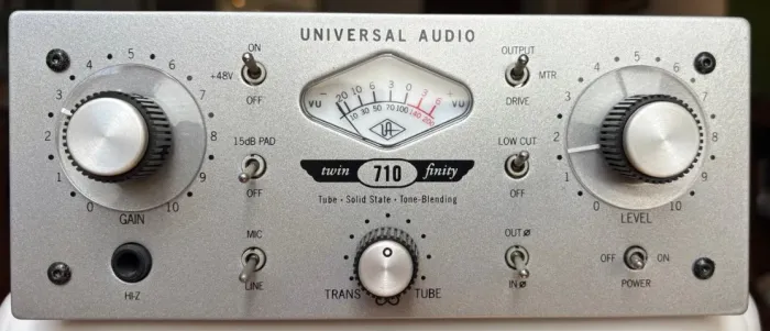 Pré Universal Audio 710