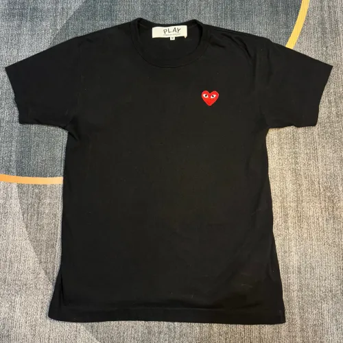 Camiseta cdg play red heart