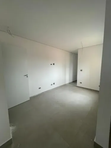 Apartamento à Venda na Vila São Pedro 42,20m², 2 Dormitórios com Suíte e Sacada REF: 1840