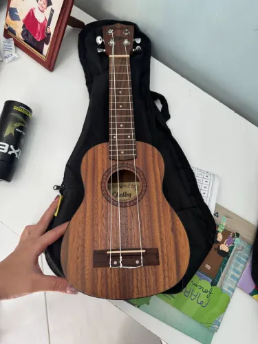 Ukulele Shelby