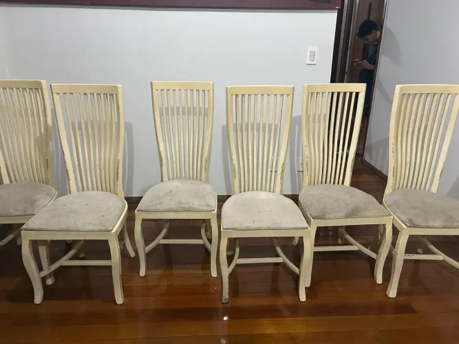 Conjunto de 6 de madeira laqueada - cada uma por 250,00