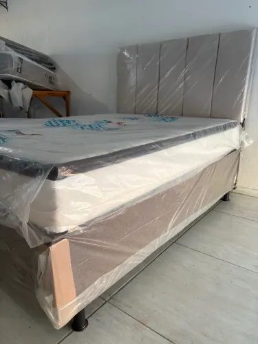 Na compra do colchão de molas ensacadas com pillow top+ base casal você ganha a cabeceira 