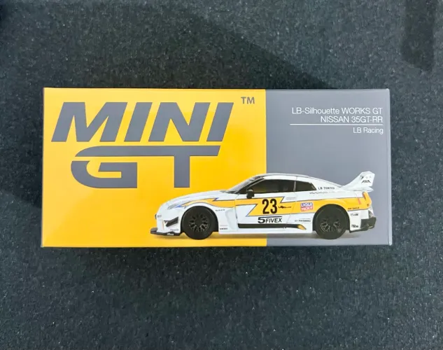 Mini GT Lb-Silhouette WORKS GT Nissan 35GT-RR n. 528