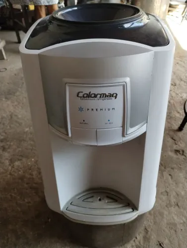 Vendo bebedouro colomarq