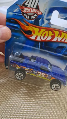 Miniatura Hotwheels Toyota Baja (Lacrada) 1/64