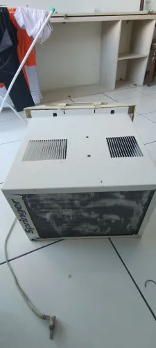 Vendo ar-condicionado de caixa 7.500 btus
