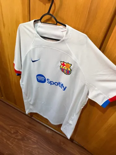 Camiseta Barcelona branca gg