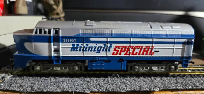 Ferromodelismo - Kit Locomotiva Tyco Midnight Special 1976 Shark Nose RF-16 + 04 vagões 