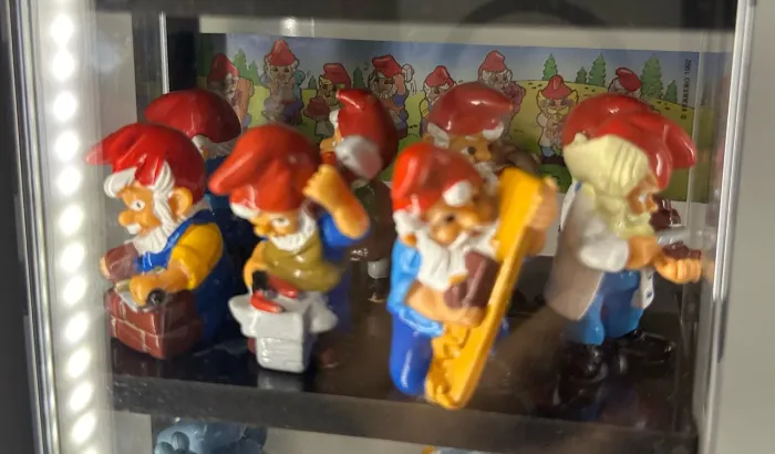 Coleção gnomos kinder ovo completa 