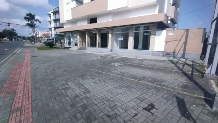 Sala Comercial 150m² Térrea no Universitário - Criciúma
