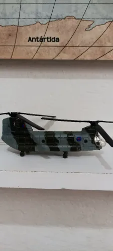 Helicóptero CH-47 Chinook Maisto - Raridade