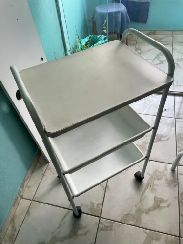 Mesinha de procedimentos estético