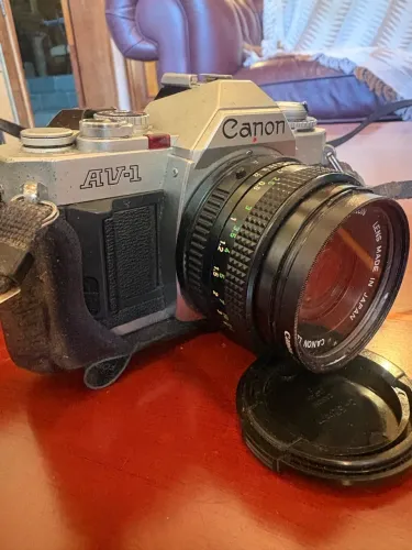 Máquina fotográfica Canon AV1