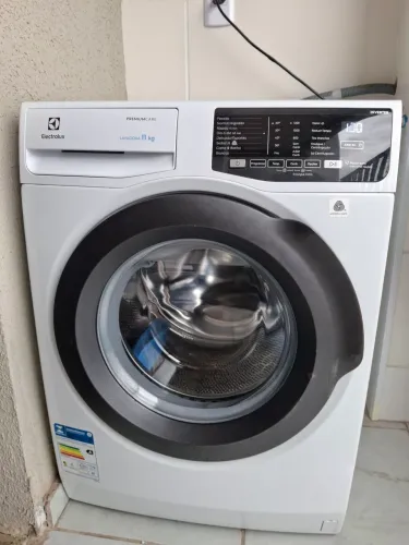 Máquina de Lavar 11kg Inverter Electrolux Premium Care - 127v