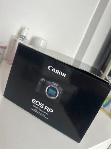 Câmera Canon RP - NOVA LACRADA