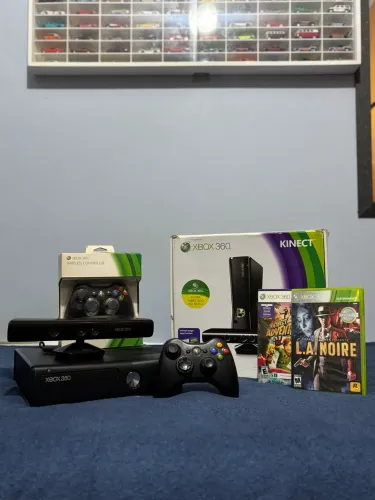 Xbox 360 Slim - Kinect 