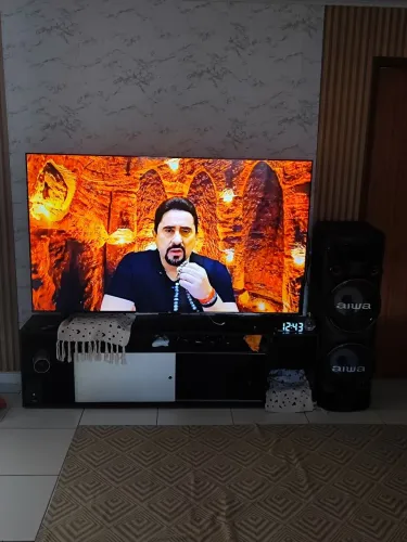Tv 75 polegadas TCL novinha 1 mês de comprada 