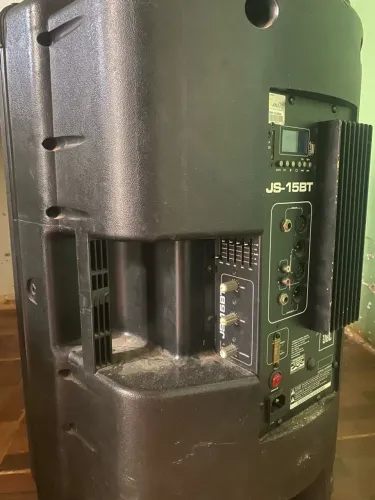 Caixa amplificada JBL  