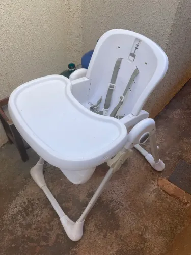 Cadeirinha de alimentação 