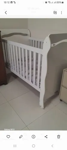 Berço americano ele vira cama , não acompanha o colchão