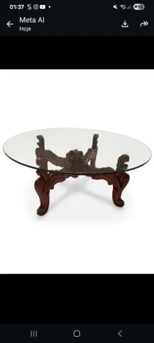 Mesa redonda de vidro com base em madeira antiga