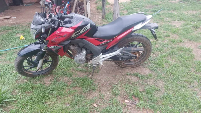 Vendo por 10.000 ou troco .