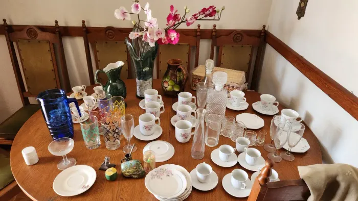 Conjunto Vintage de Taças, Copos e Jarras Decorativas