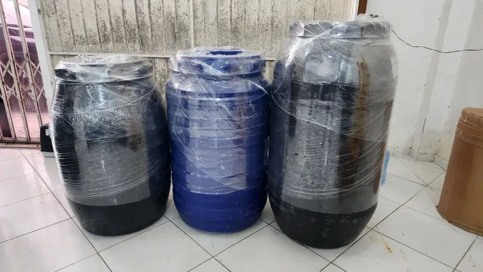 Bombona plástica 200 litros 120,00.