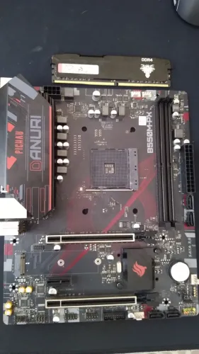 B550M px danuri + memória ddr4 4gb 2400mhz