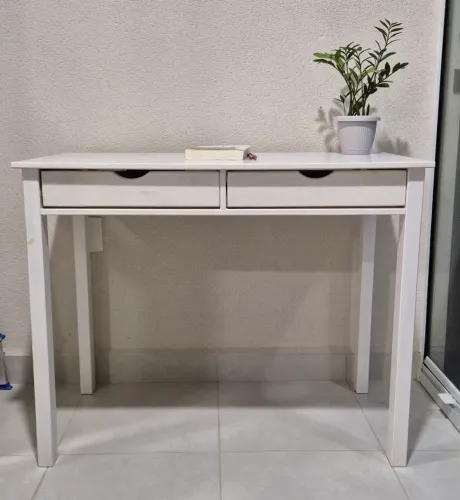 Escrivaninha em madeira, branca, com 2 gavetas, da Idea Home