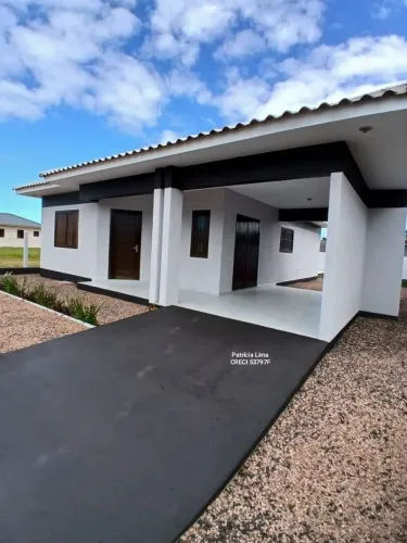 CASA COM PISCINA
