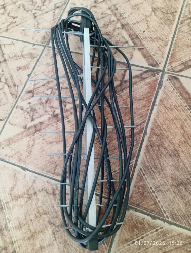 Vende-se uma antena com 60 metros de cabo