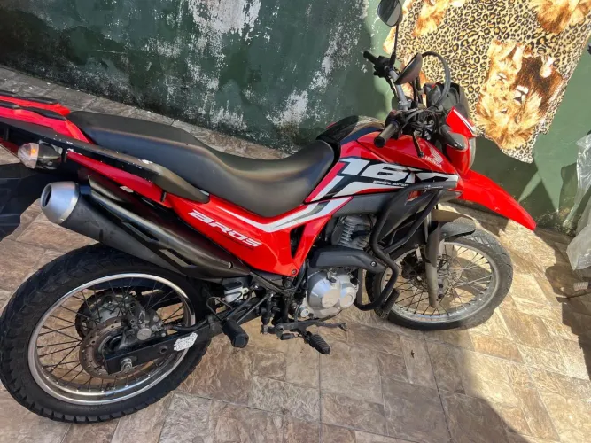 Vendo Moto Honda pouco usada