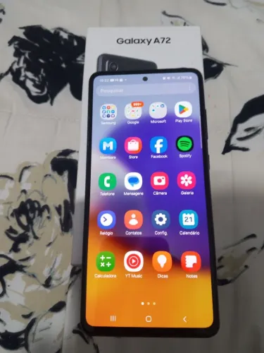 Samsung A72 
