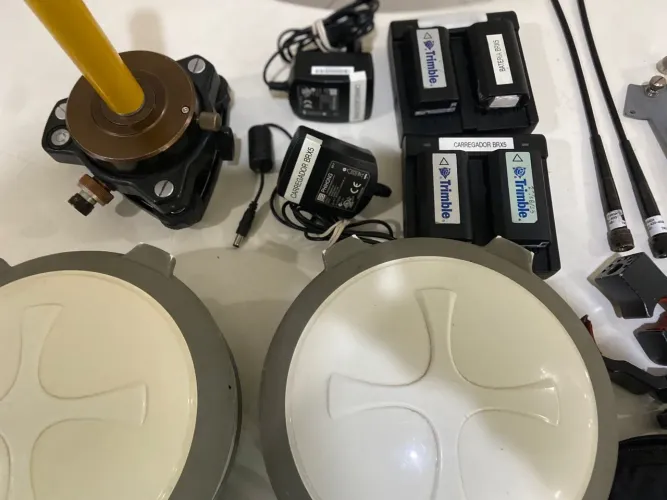 VENDO KIT GPS RTK CARLSON BRx5 COMPLETO
