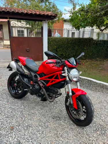  DUCATI MONSTER 796