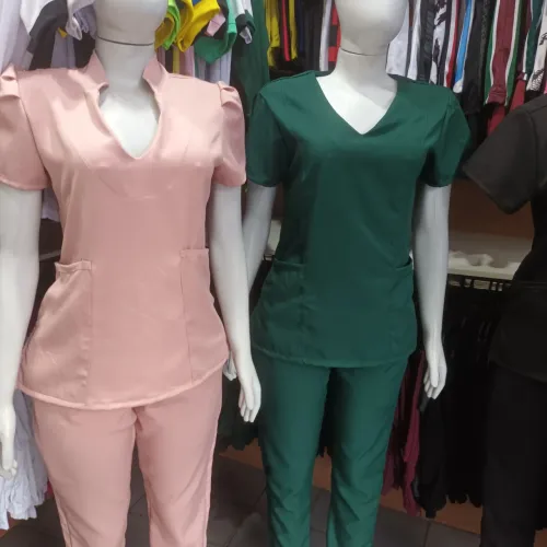 Jalecos e scrubs