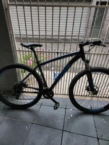 Bike Oggi Hacker Sport aro 29 - 21v - freio a disco - revisada